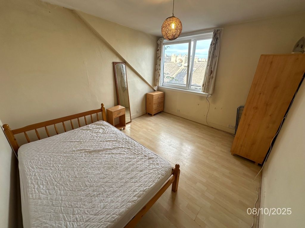 Property photo 3 of 5 Bedroom