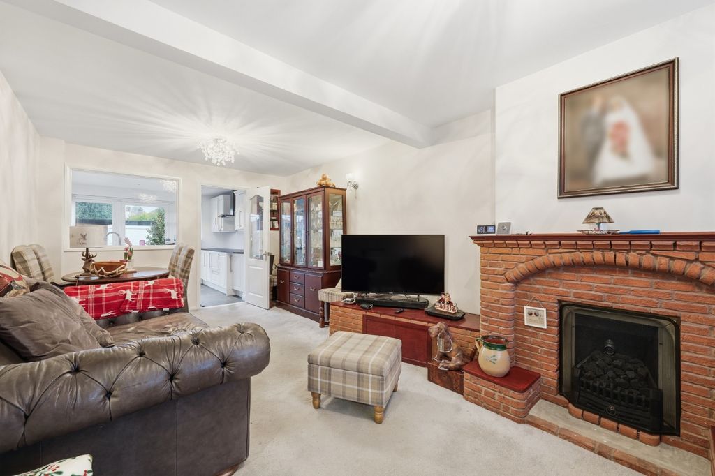 Property photo 2 of 15 4856053