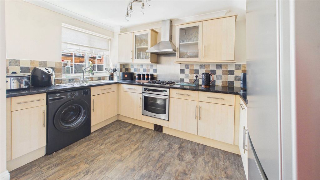 Property photo 1 of 12 Picture No. 26