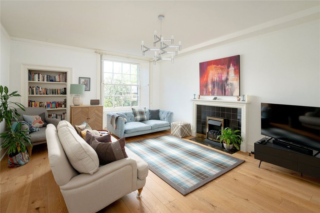 Property photo 3 of 21 Picture No. 32