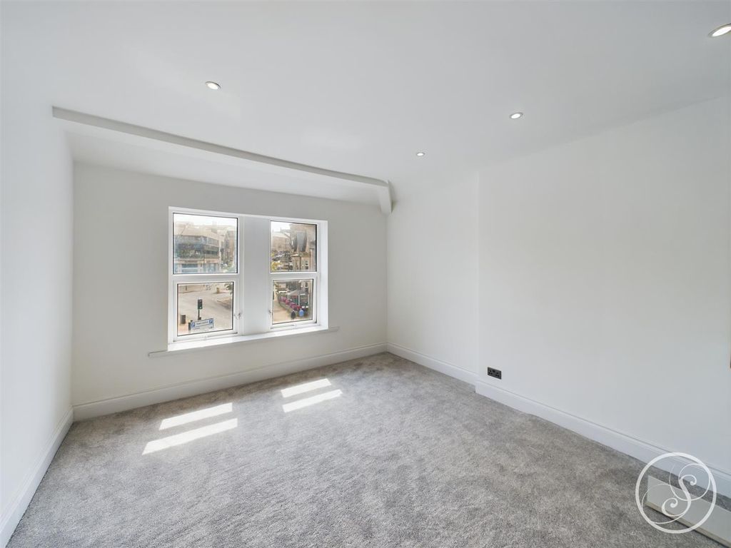Property photo 3 of 6 Cam02071G0-Pr0318-Still003.Jpg