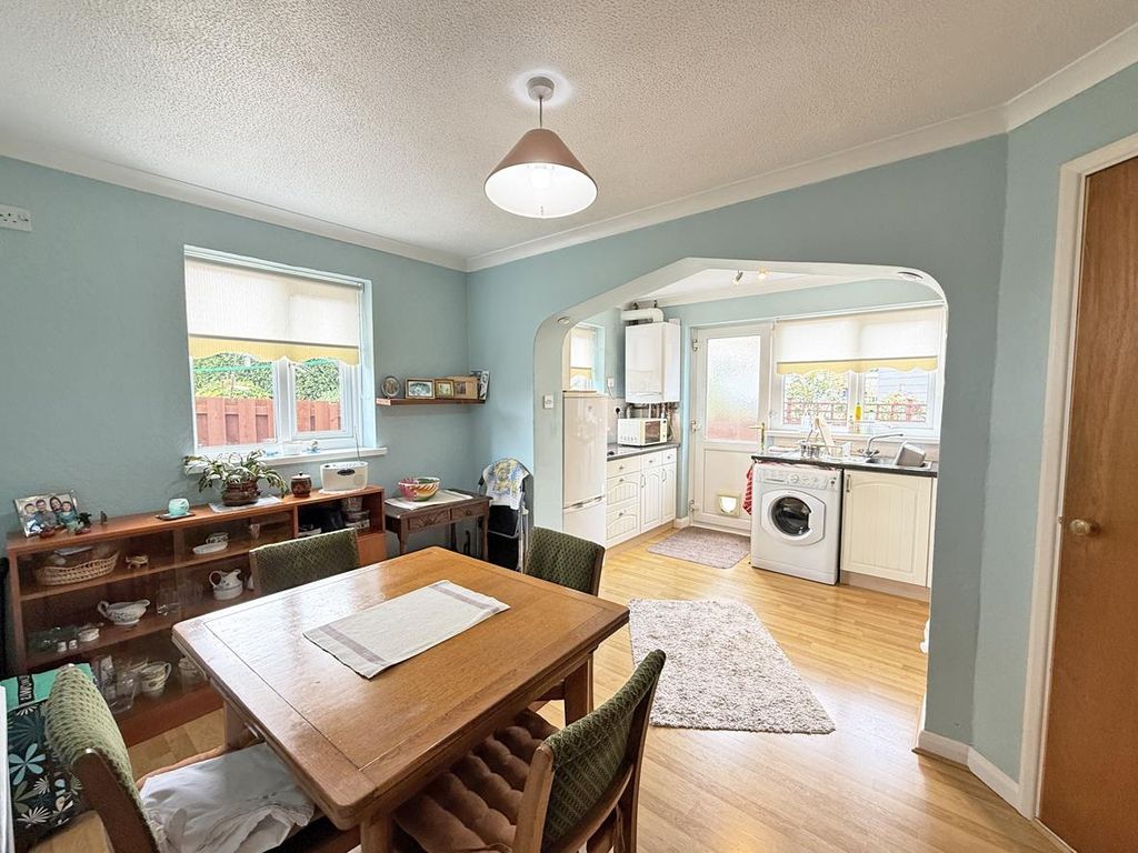 Property photo 3 of 12 Beaumaris Close 1 - Kitchen Diner Fp.Jpg