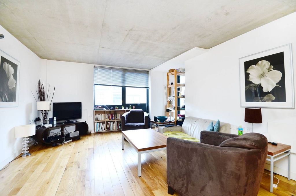 Property photo 3 of 6