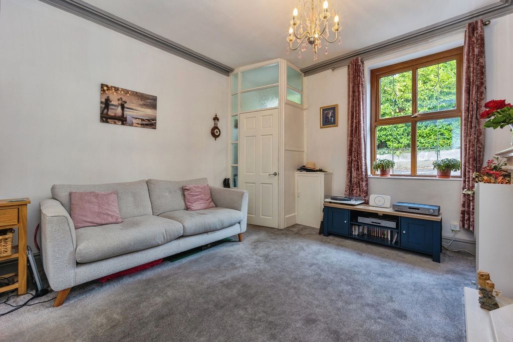 Property photo 2 of 19 Pbox-Img.Jpg