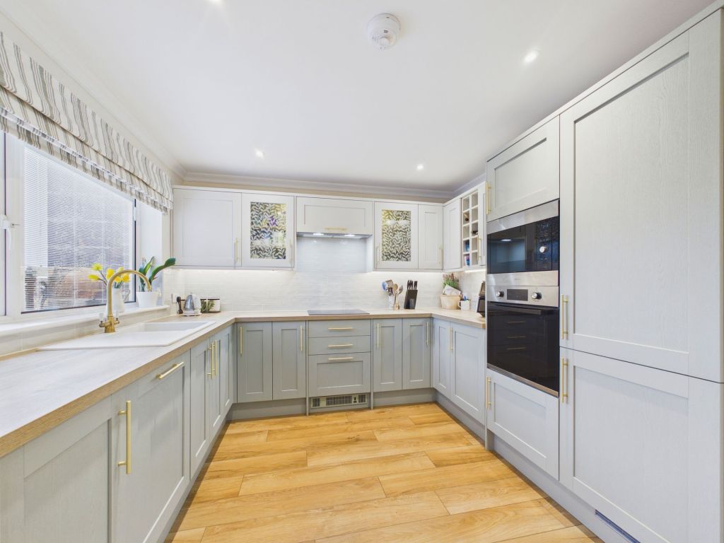 Property photo 2 of 24