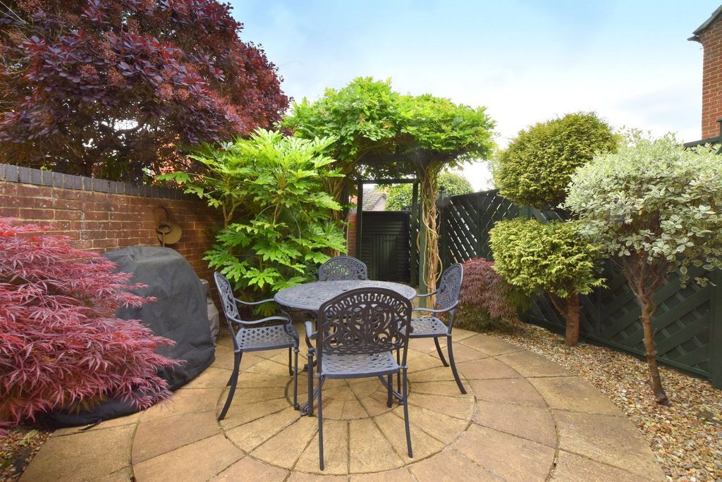 Property photo 3 of 14 Garden