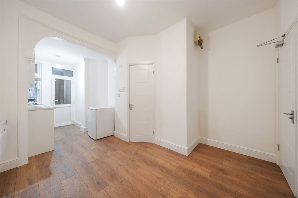 Property photo 1 of 15 Picture No. 04