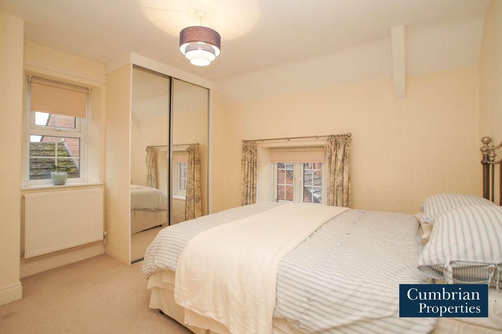 Property photo 2 of 16 Bedroom 1