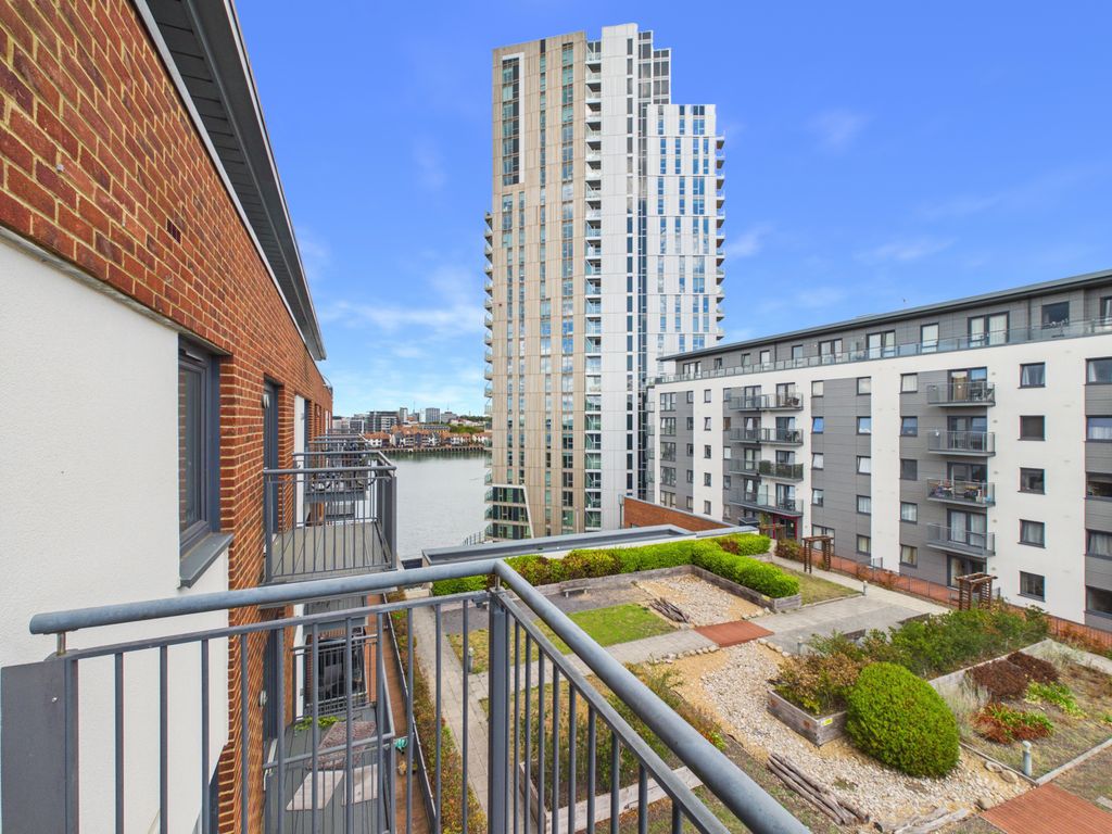 Property photo 1 of 8 2 Bedroom Apartment With Water Views Or Sale