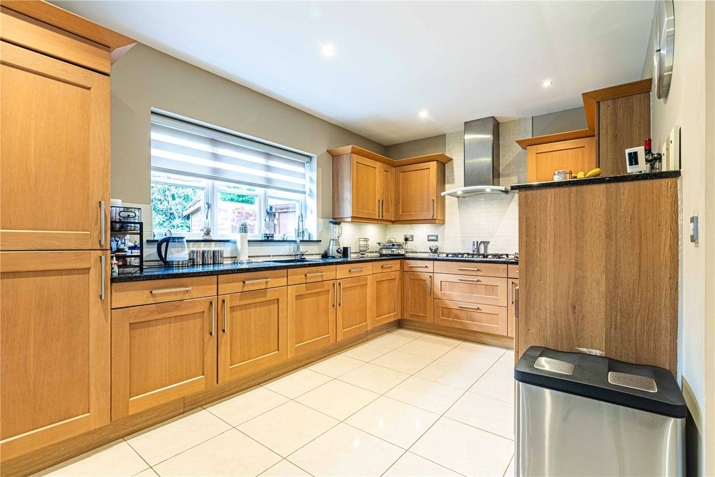 Property photo 3 of 27 Picture No. 21