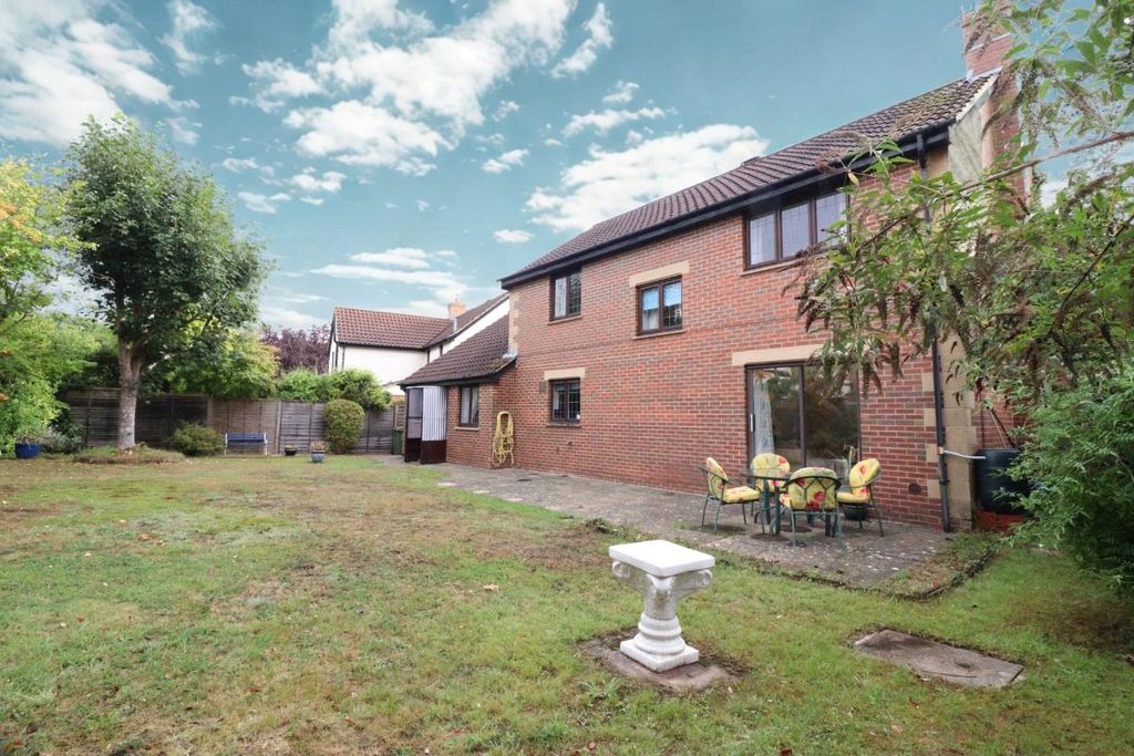 Property photo 3 of 15 Picture No. 18