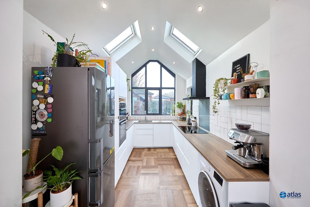 Property photo 2 of 23 Kitchen