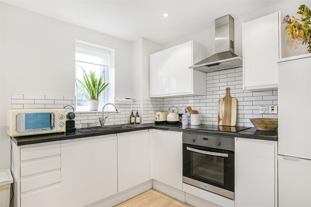 Property photo 2 of 12 2