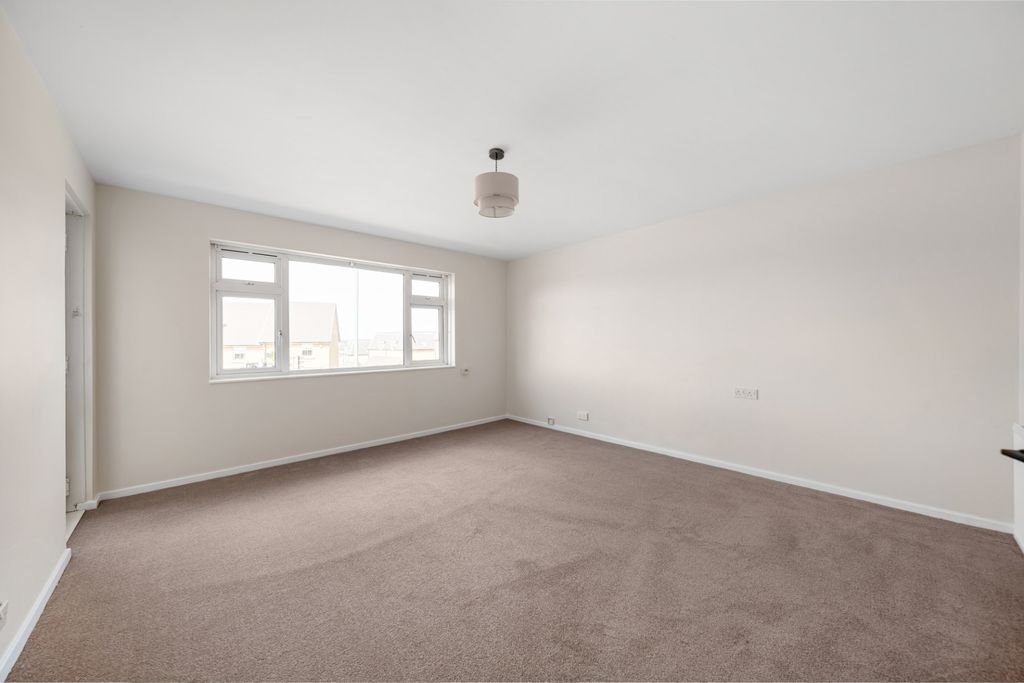 Property photo 3 of 12 Photo 20