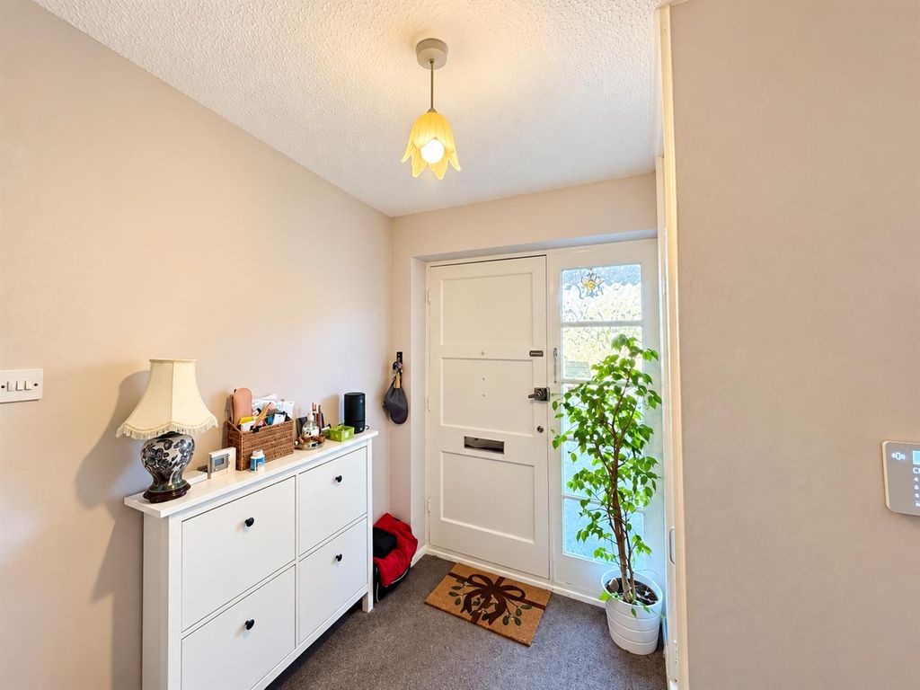 Property photo 3 of 15 Hall.Jpg