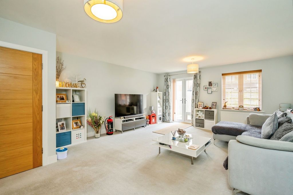 Property photo 2 of 12 Photo