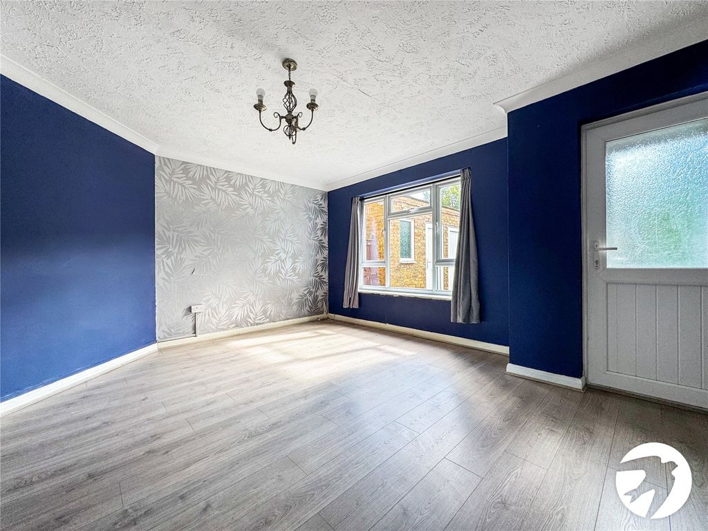 Property photo 3 of 17 Picture No. 63