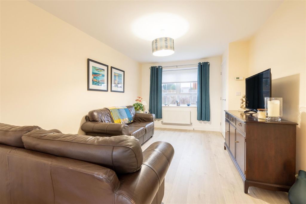 Property photo 2 of 9 Living Room