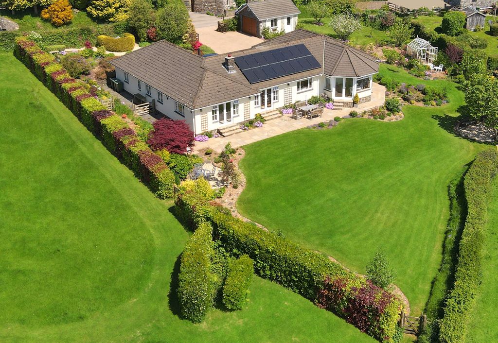 Property photo 2 of 34 Picture No. 60