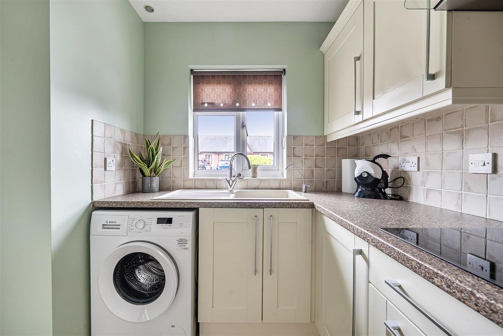 Property photo 3 of 18 1459262-8-6A06Fe92E00F1.Jpg