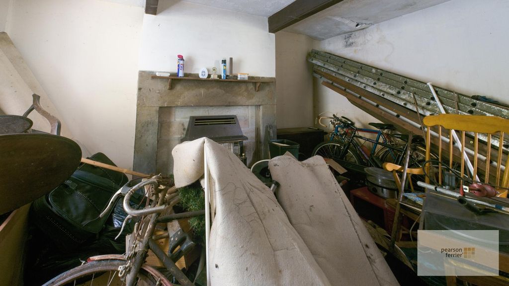 Property photo 2 of 8 Lounge