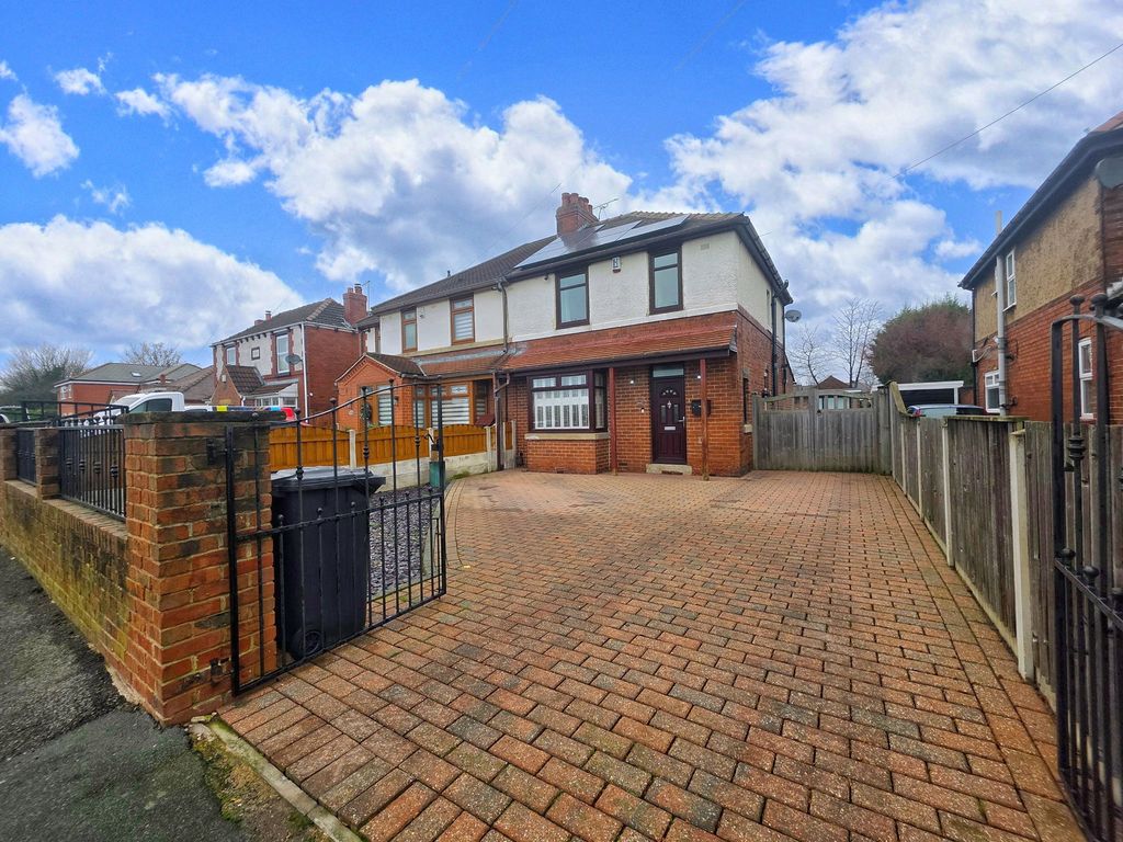 Property photo 2 of 23