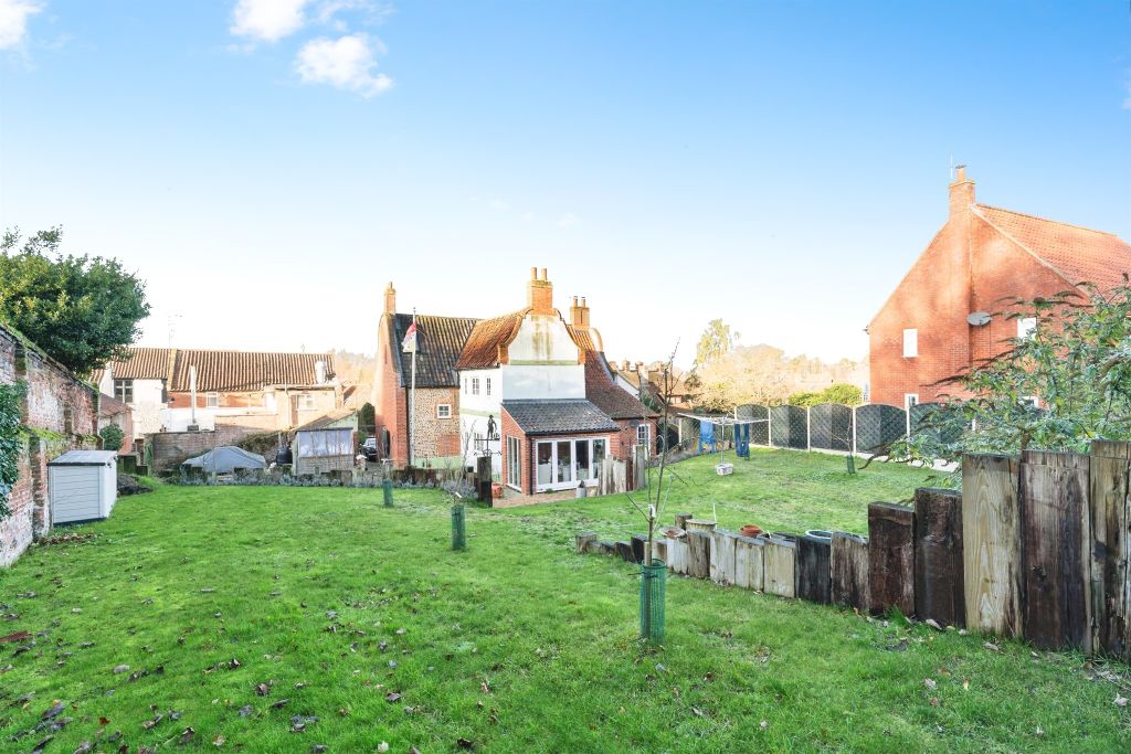 Property photo 2 of 20