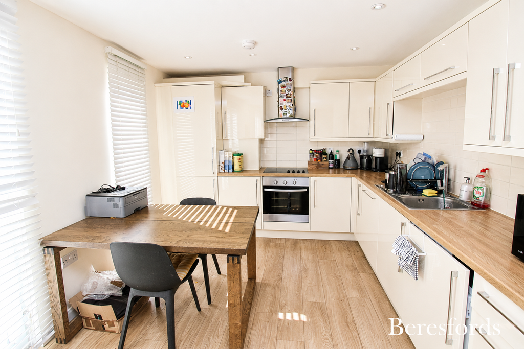 Property photo 3 of 10 Kitchen Area