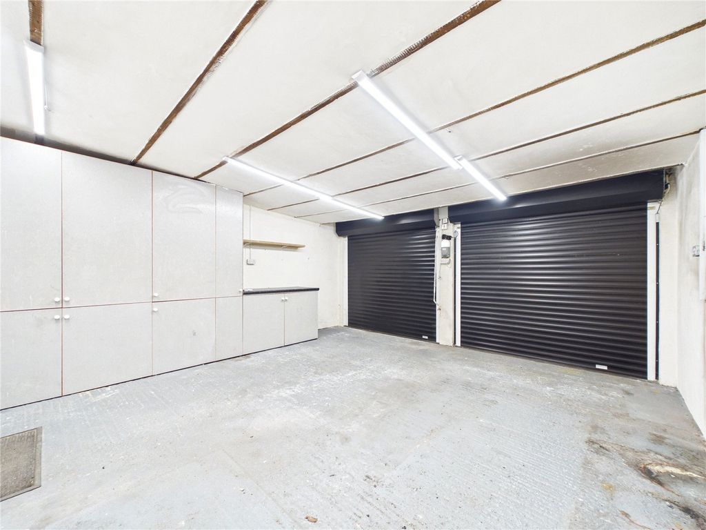 Property photo 2 of 15 Picture No. 03