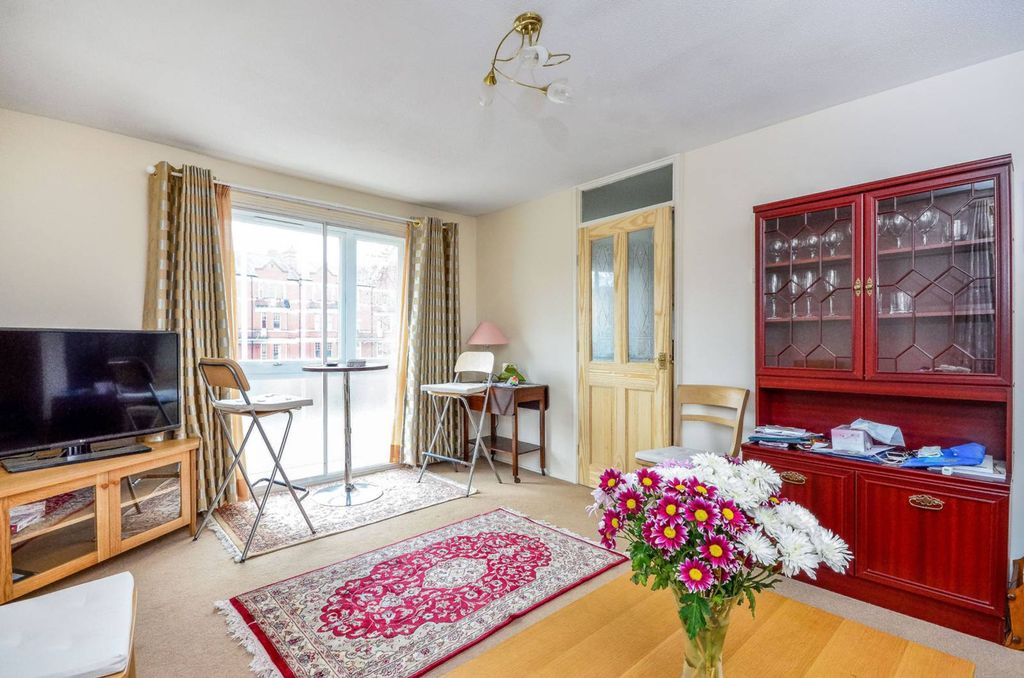 Property photo 1 of 5