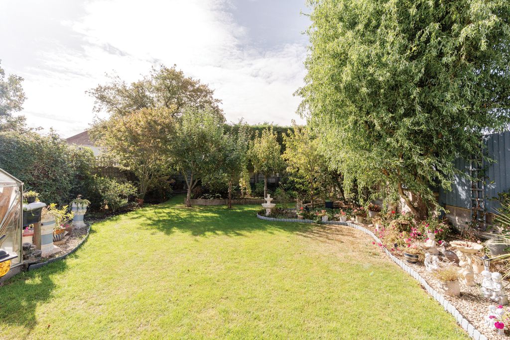 Property photo 3 of 30 Photo 24