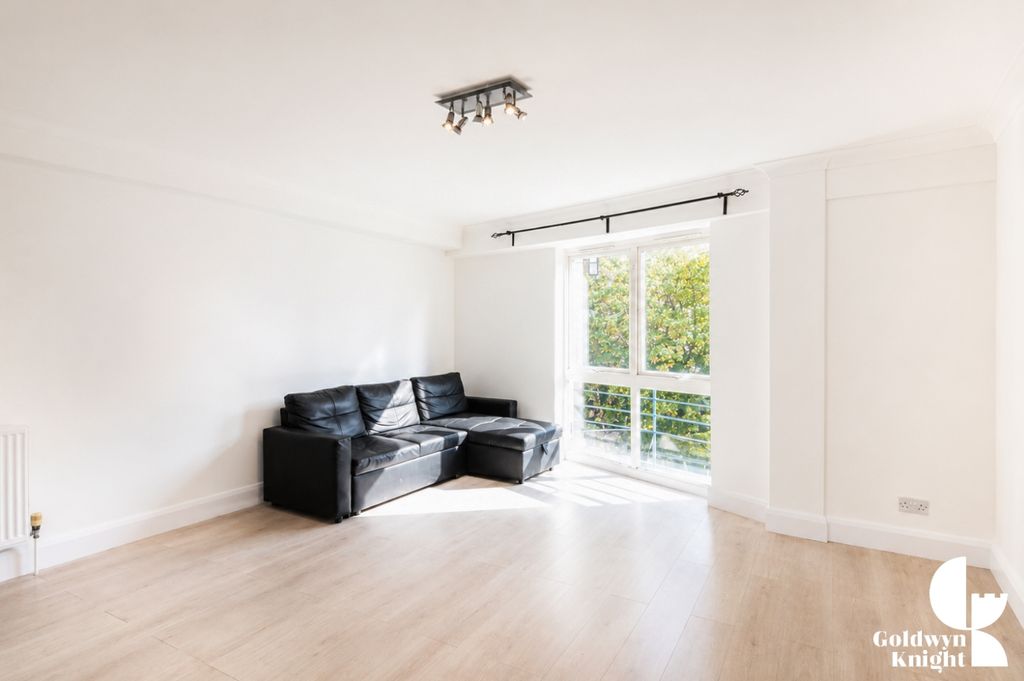 Property photo 1 of 12 Living Room