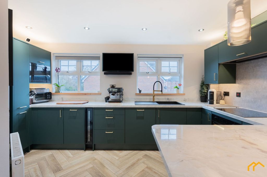 Property photo 2 of 24