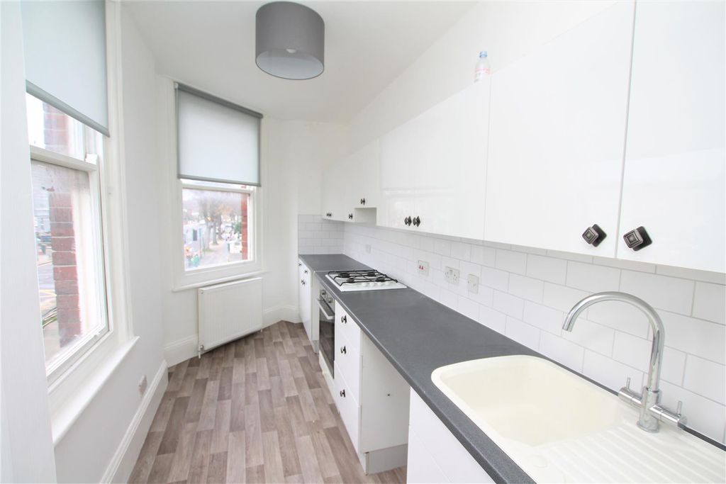 Property photo 2 of 5 Kitchen