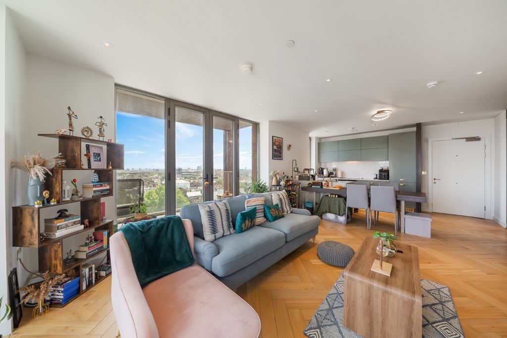 Property photo 2 of 12 4698692