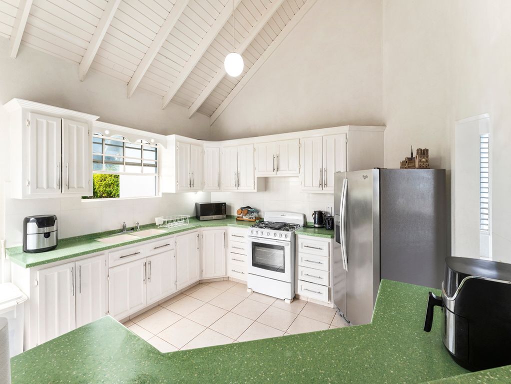 Property photo 3 of 14 Spacious Kitchen