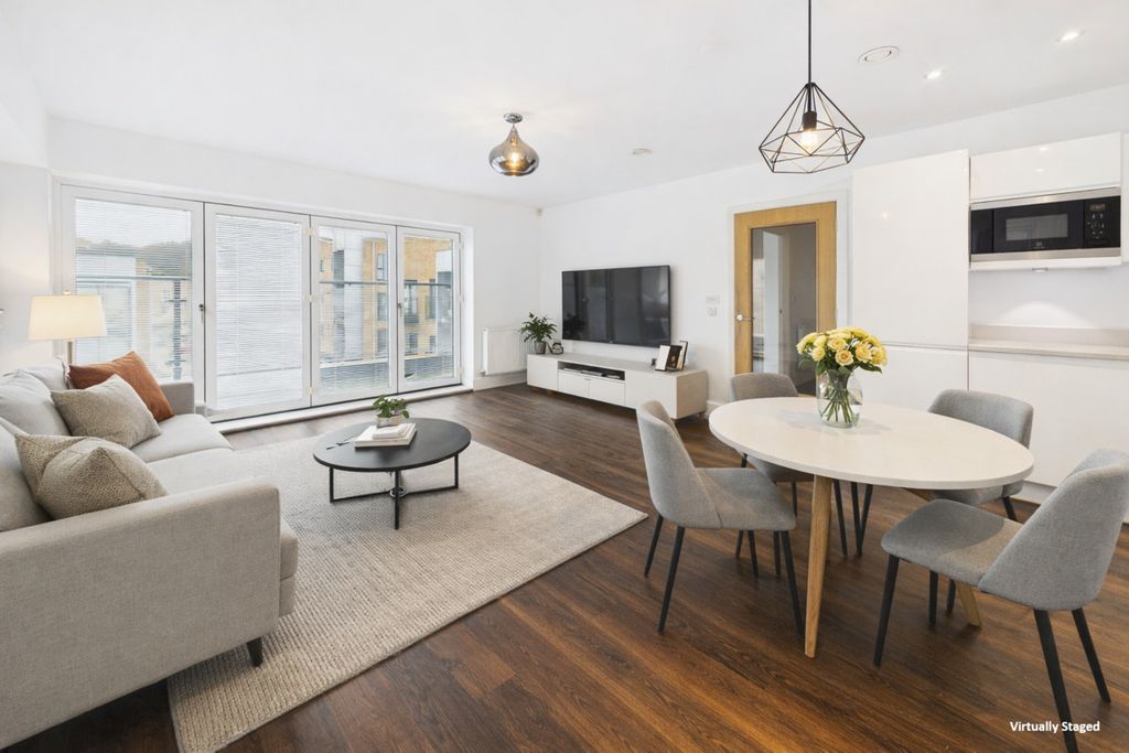 Property photo 2 of 21