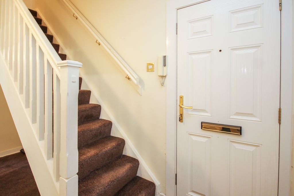 Property photo 2 of 21 5 Louburn - Redone Small-09