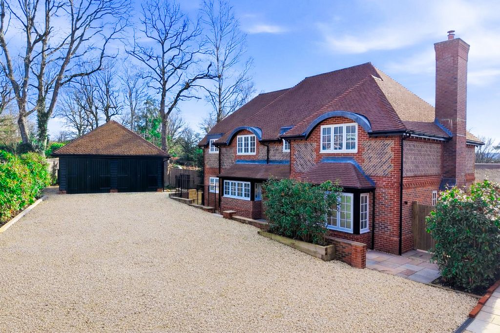 Property photo 1 of 20