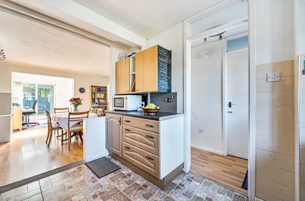 Property photo 2 of 25 1454038-15-69F1Fc...
