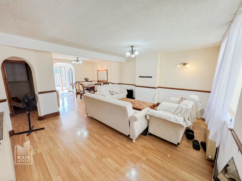 Property photo 2 of 18 Photo 1