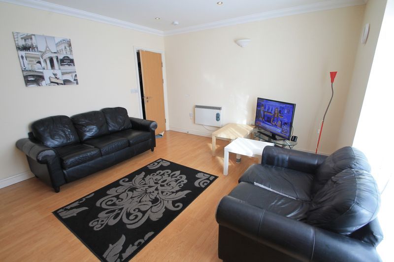 Property photo 3 of 6 Photo 5