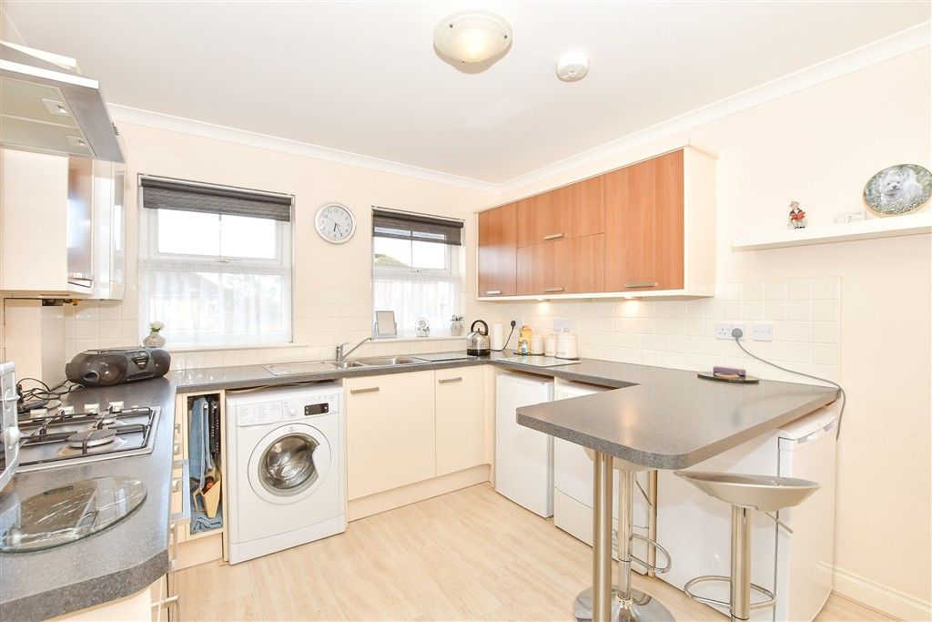 Property photo 3 of 10 Kitchen