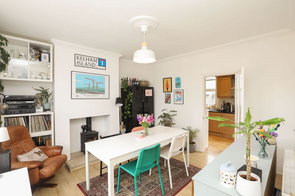 Property photo 2 of 24