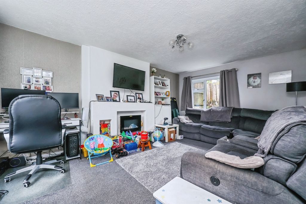 Property photo 2 of 14