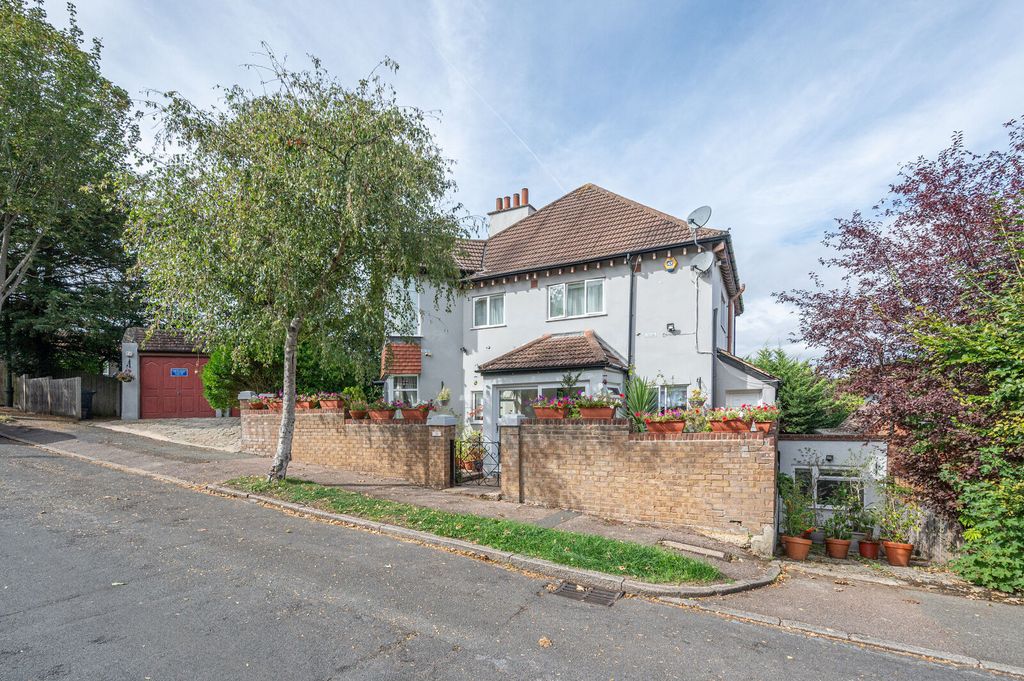 Property photo 1 of 35