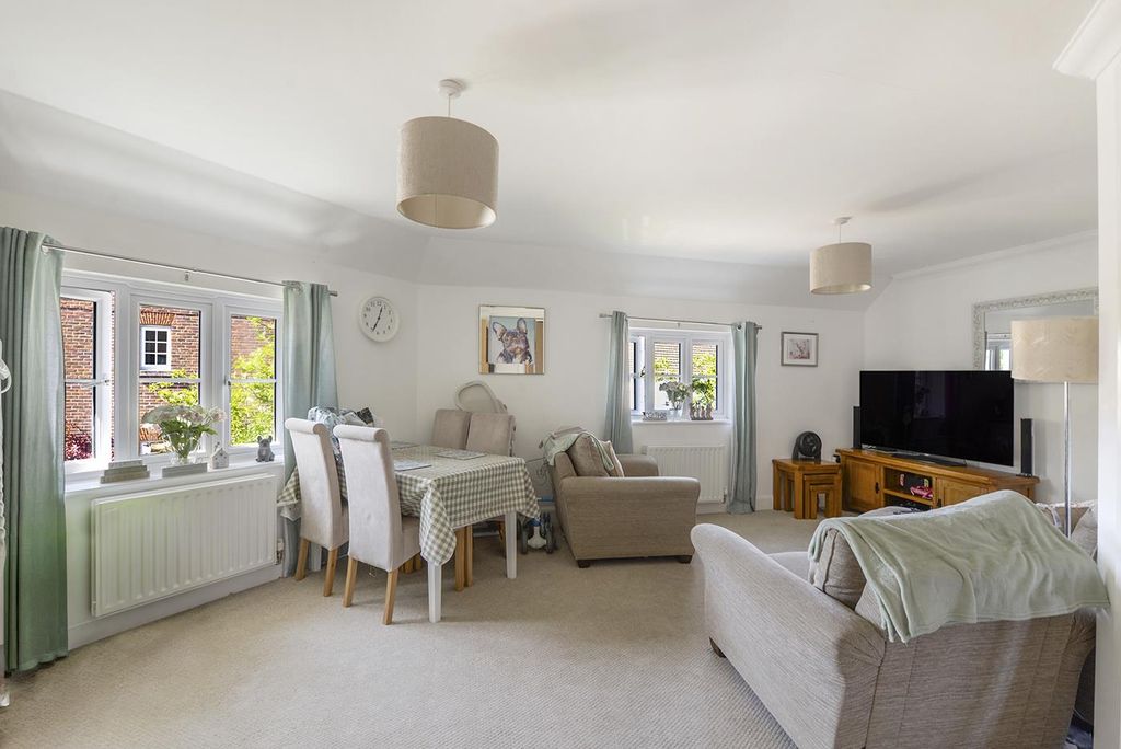 Property photo 3 of 10 23Mcarthur03.Jpg