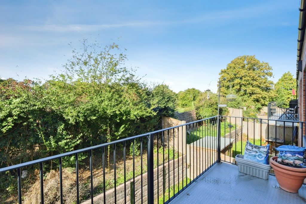 Property photo 3 of 19 Pbox-Img.Jpg