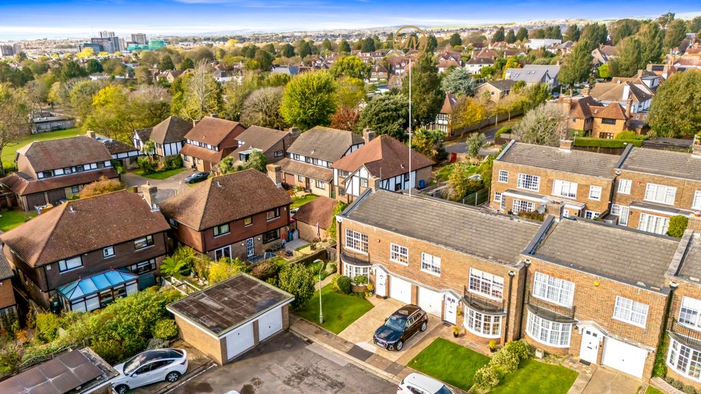 Property photo 1 of 25