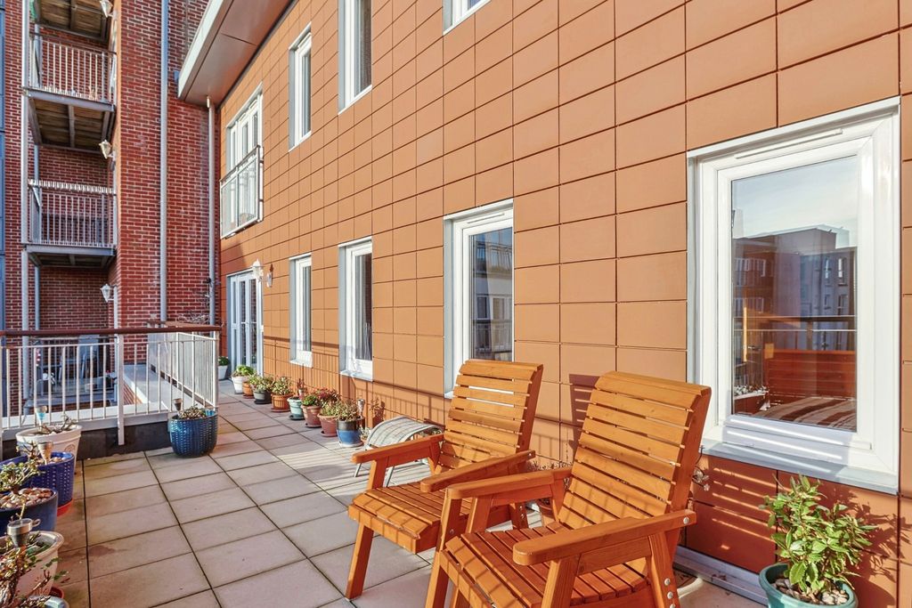 Property photo 1 of 17 Balcony